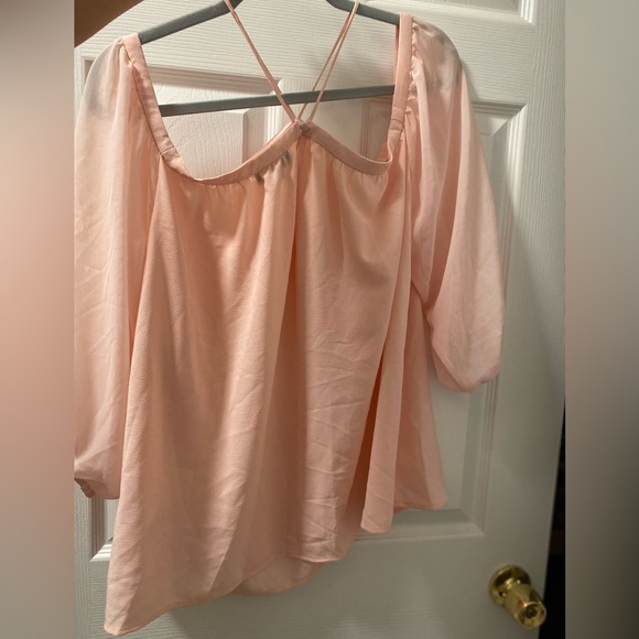👡💓👀Light Pink XL flowy off the shoulders top! - Picture 7 of 9